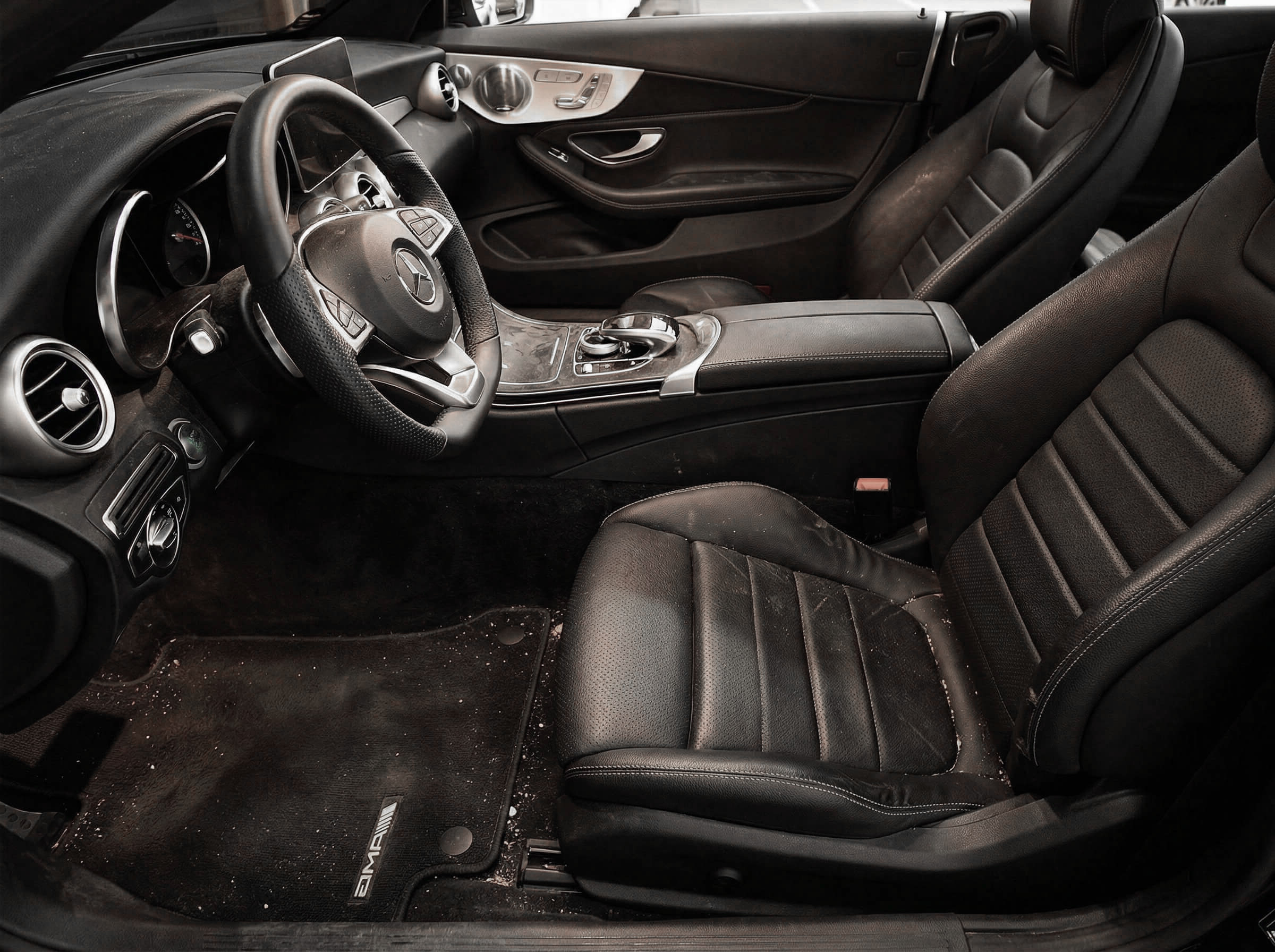 Avant après nettoyage auto professionnel à Ozouer-le-Voulgis en Seine-et-Marne